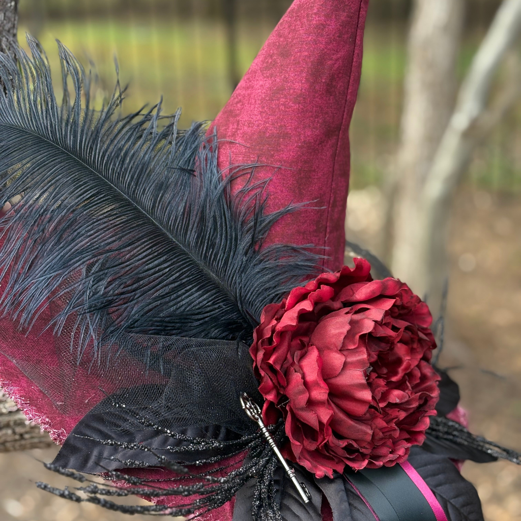 Martha Blackwood | Crimson & Black Witch Hat – Moonspell Hollow™