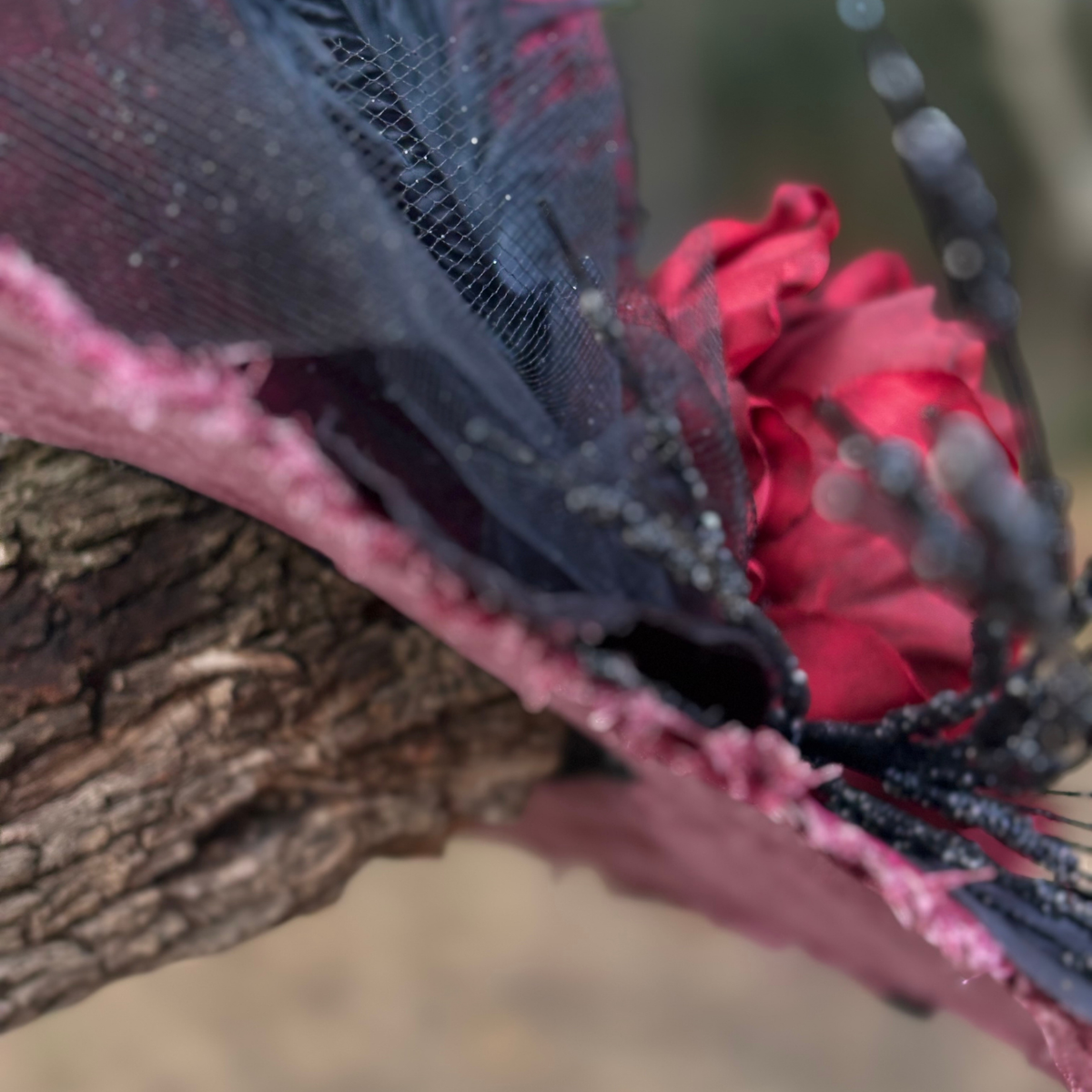 Martha Blackwood | Crimson & Black Witch Hat – Moonspell Hollow™
