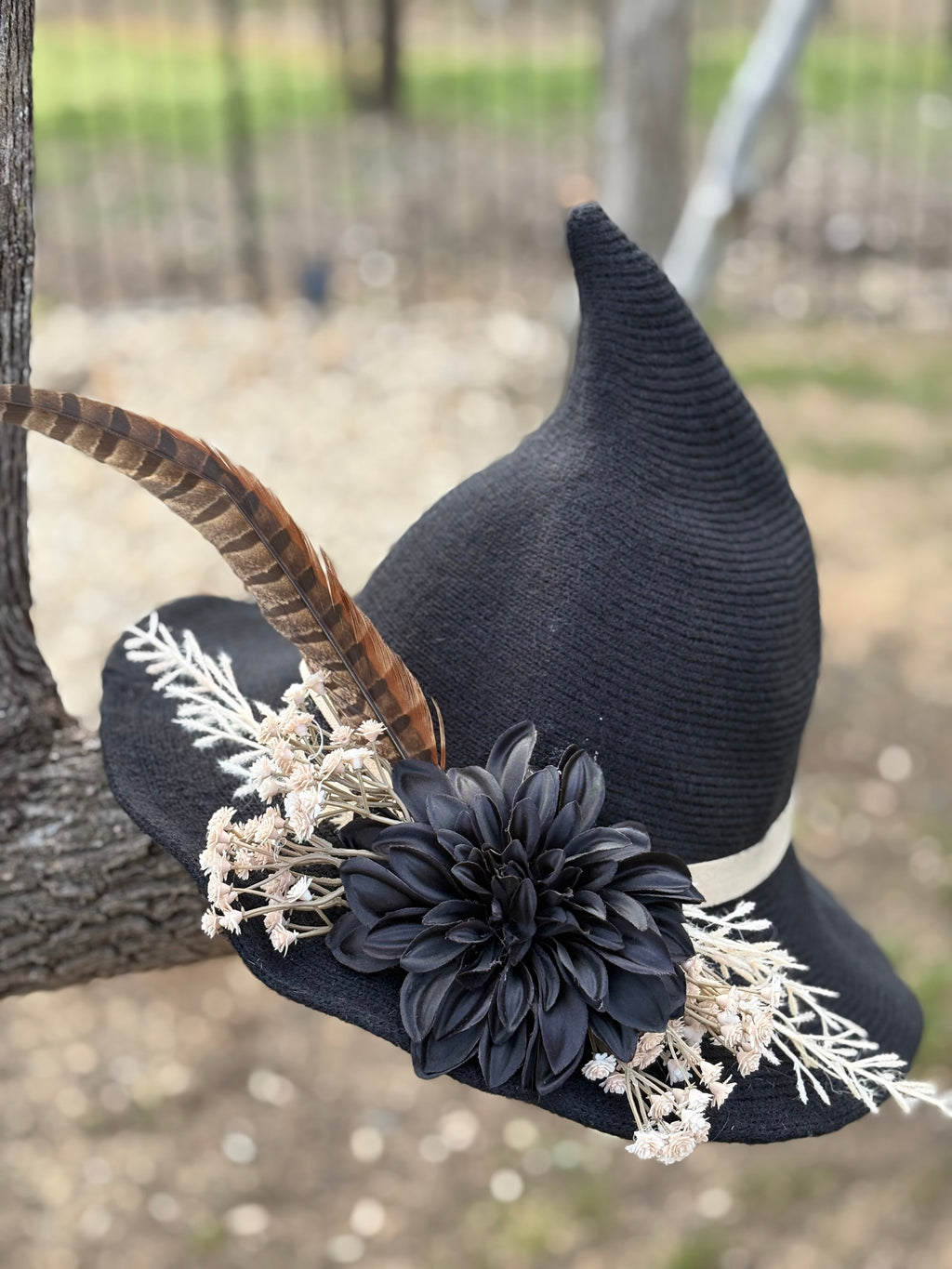 Midnight Relic | Black Dried Floral Witch Hat – Moonspell Hollow™
