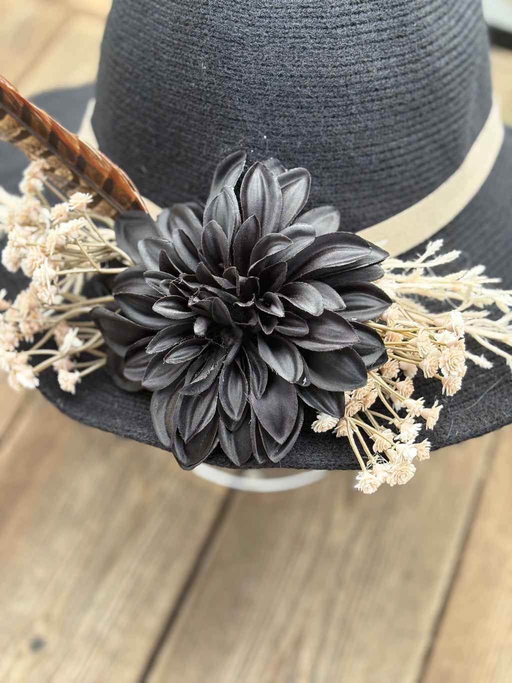 Midnight Relic | Black Dried Floral Witch Hat – Moonspell Hollow™