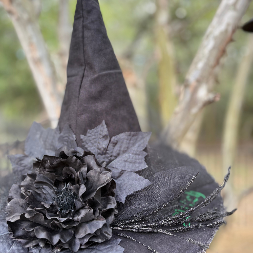 Morrigan Blackthorn | Black Witch Hat – Moonspell Hollow™
