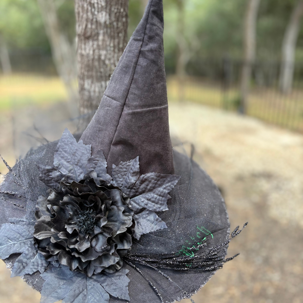 Morrigan Blackthorn | Black Witch Hat – Moonspell Hollow™