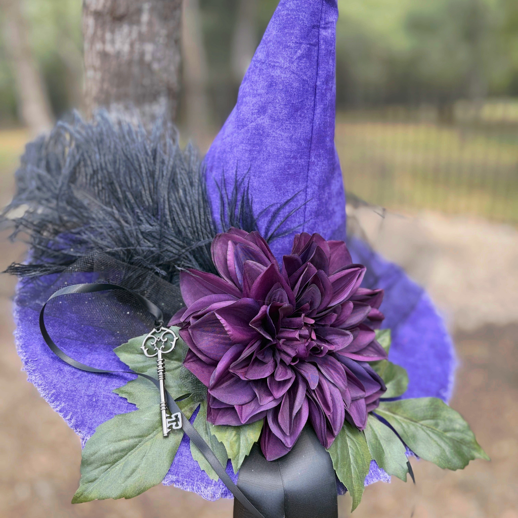 Lady Violetta Dahlwyn | Violet & Plum Witch Hat – Moonspell Hollow™