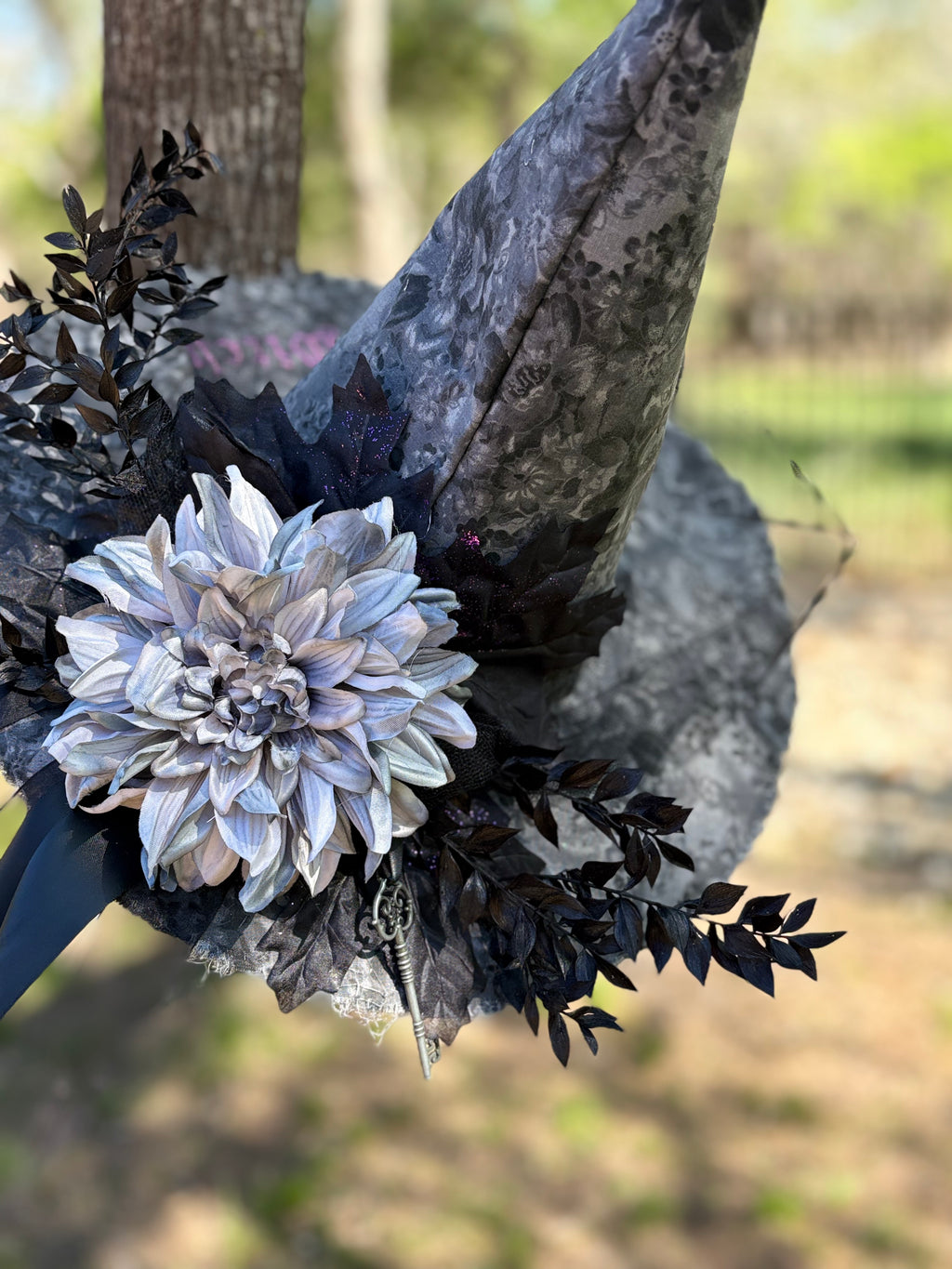 Ash Dahlia — Monochrome