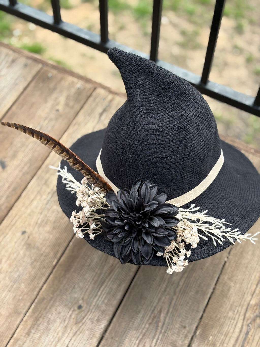 Midnight Relic | Black Dried Floral Witch Hat – Moonspell Hollow™