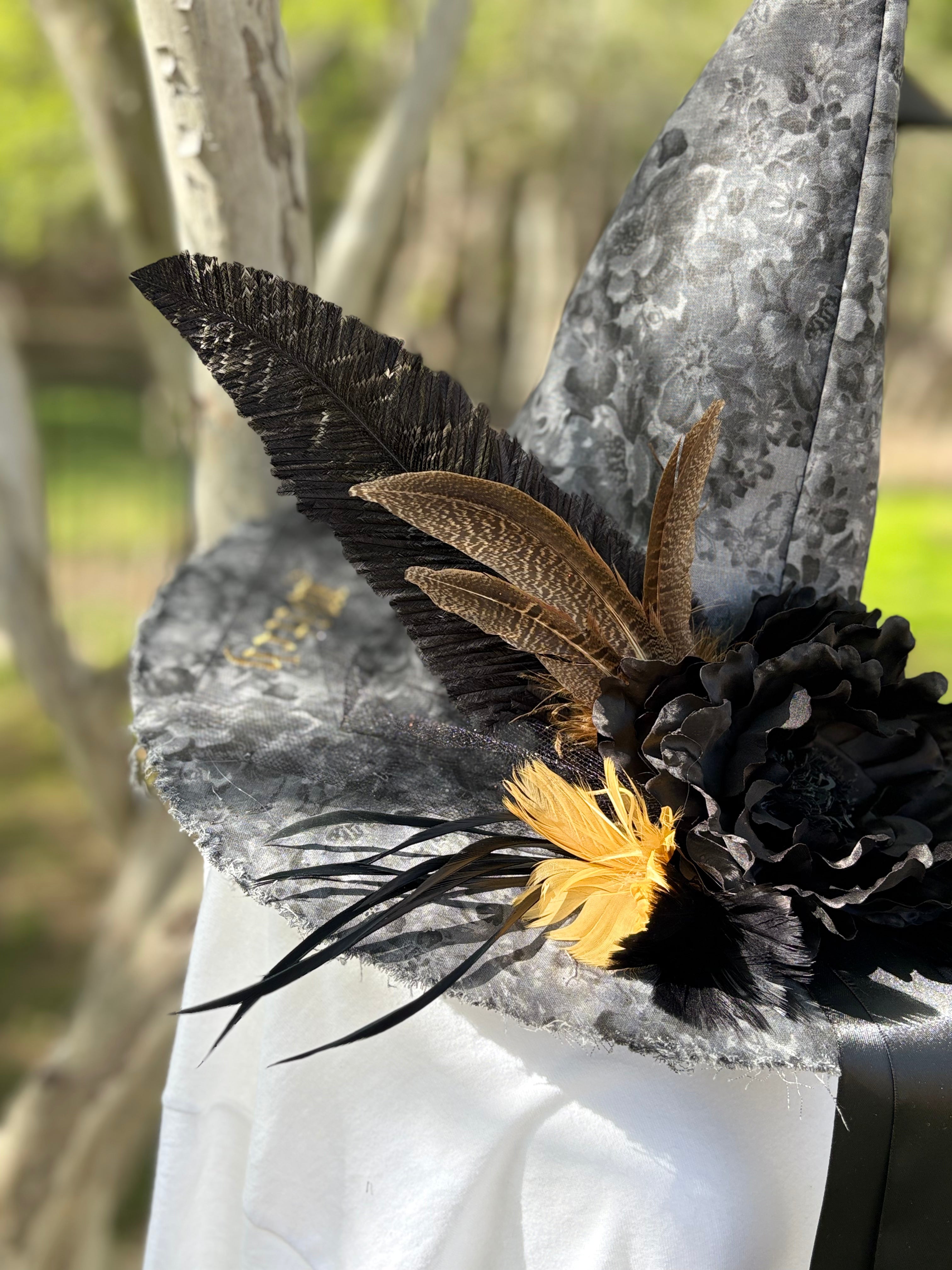 Nocturne Bloom | Feathered Noir Witch Hat – Moonspell Hollow™