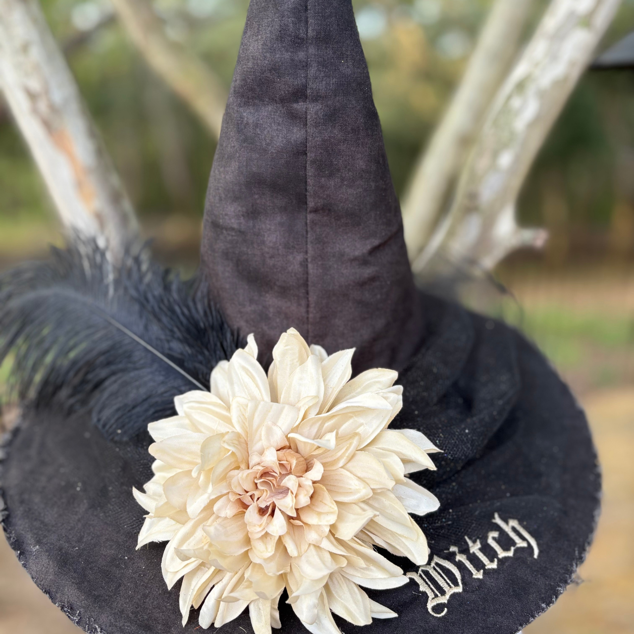 Petaline | Ivory Bloom Witch Hat – Moonspell Hollow™