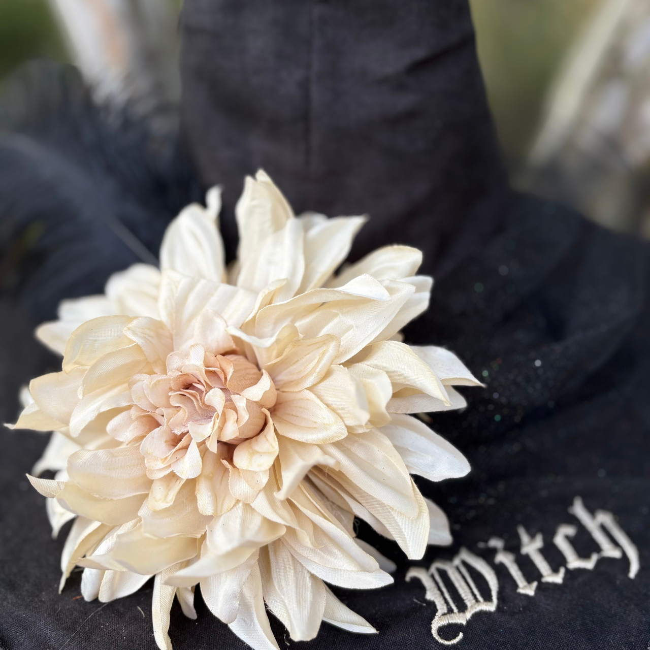 Petaline | Ivory Bloom Witch Hat – Moonspell Hollow™