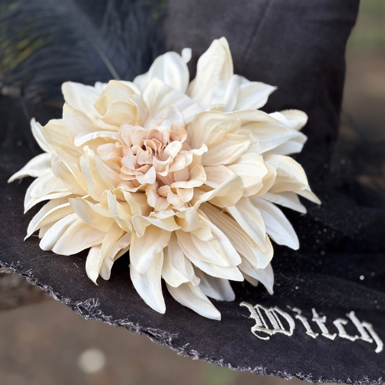 Petaline | Ivory Bloom Witch Hat – Moonspell Hollow™