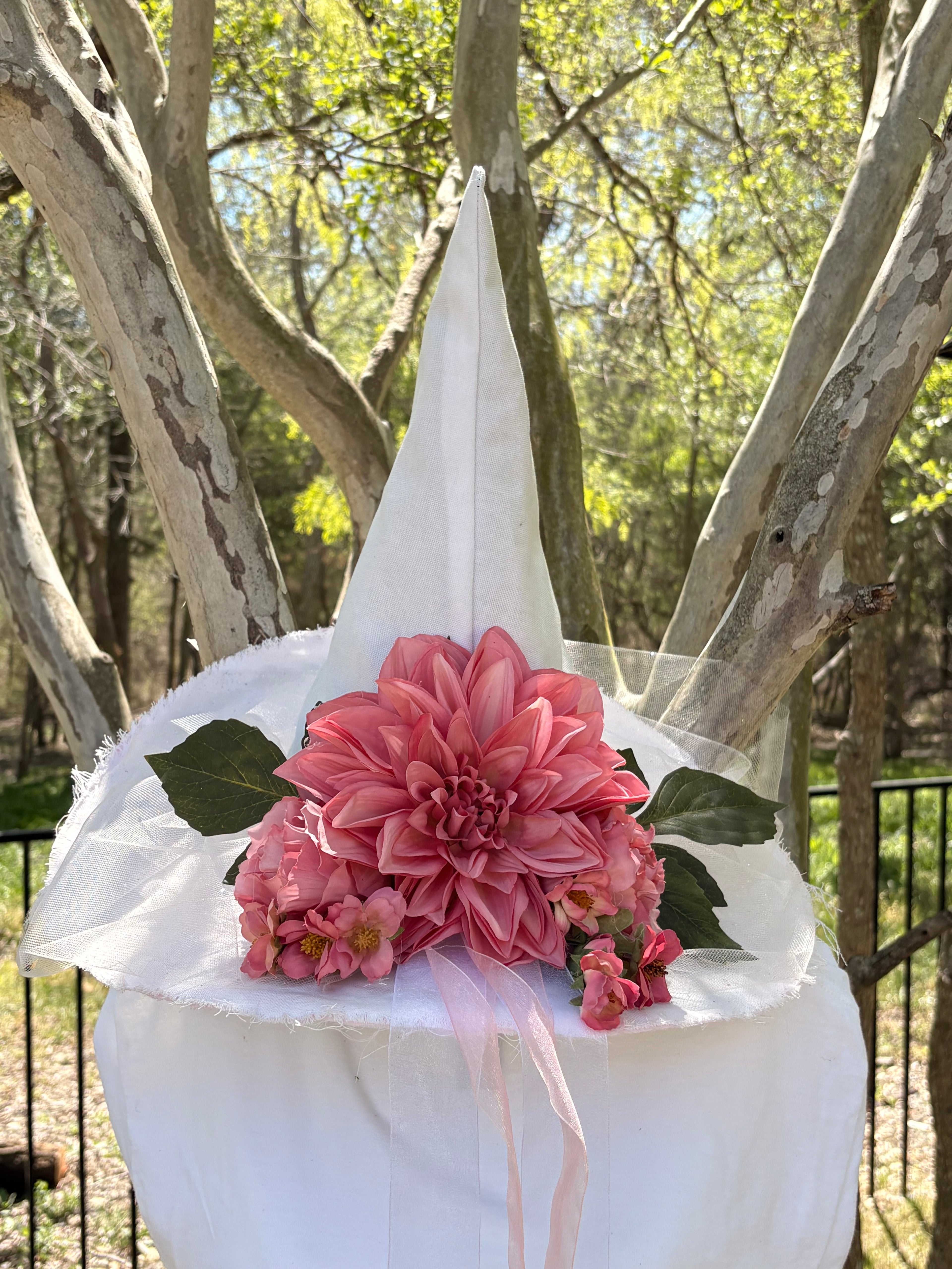 Enchanted Rose Celeste | White & Blush Witch Hat – Moonspell Hollow™
