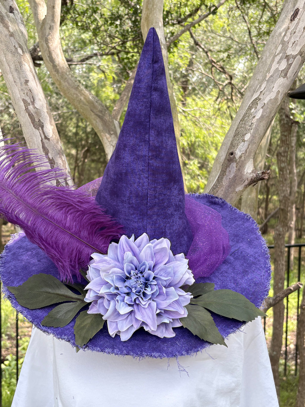 Wisteria Veil | Lavender Dahlia Witch Hat – Moonspell Hollow™