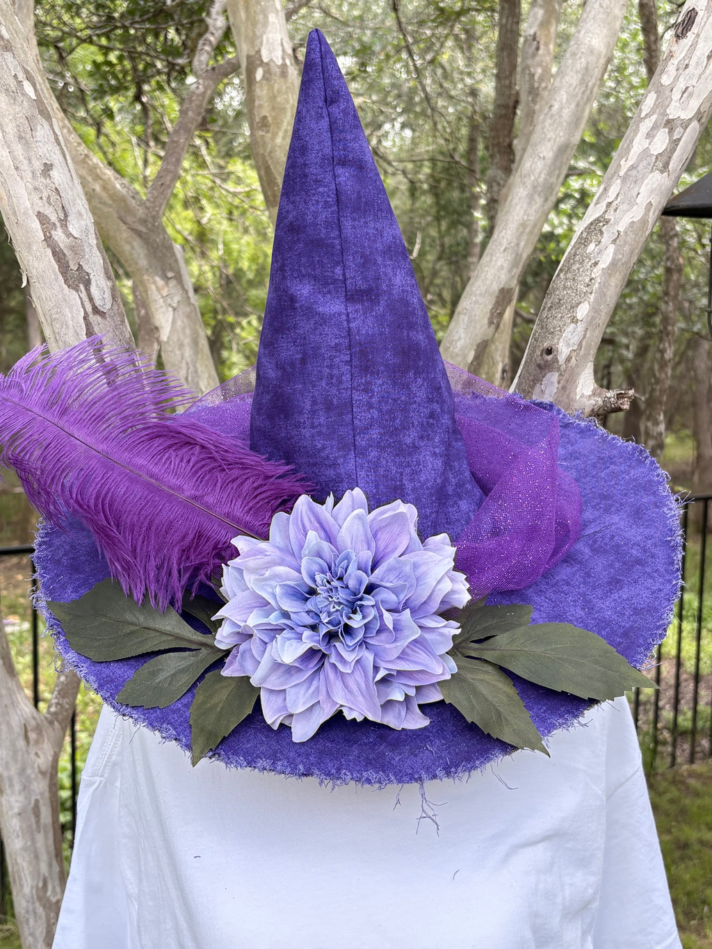 Wisteria Veil | Lavender Dahlia Witch Hat – Moonspell Hollow™