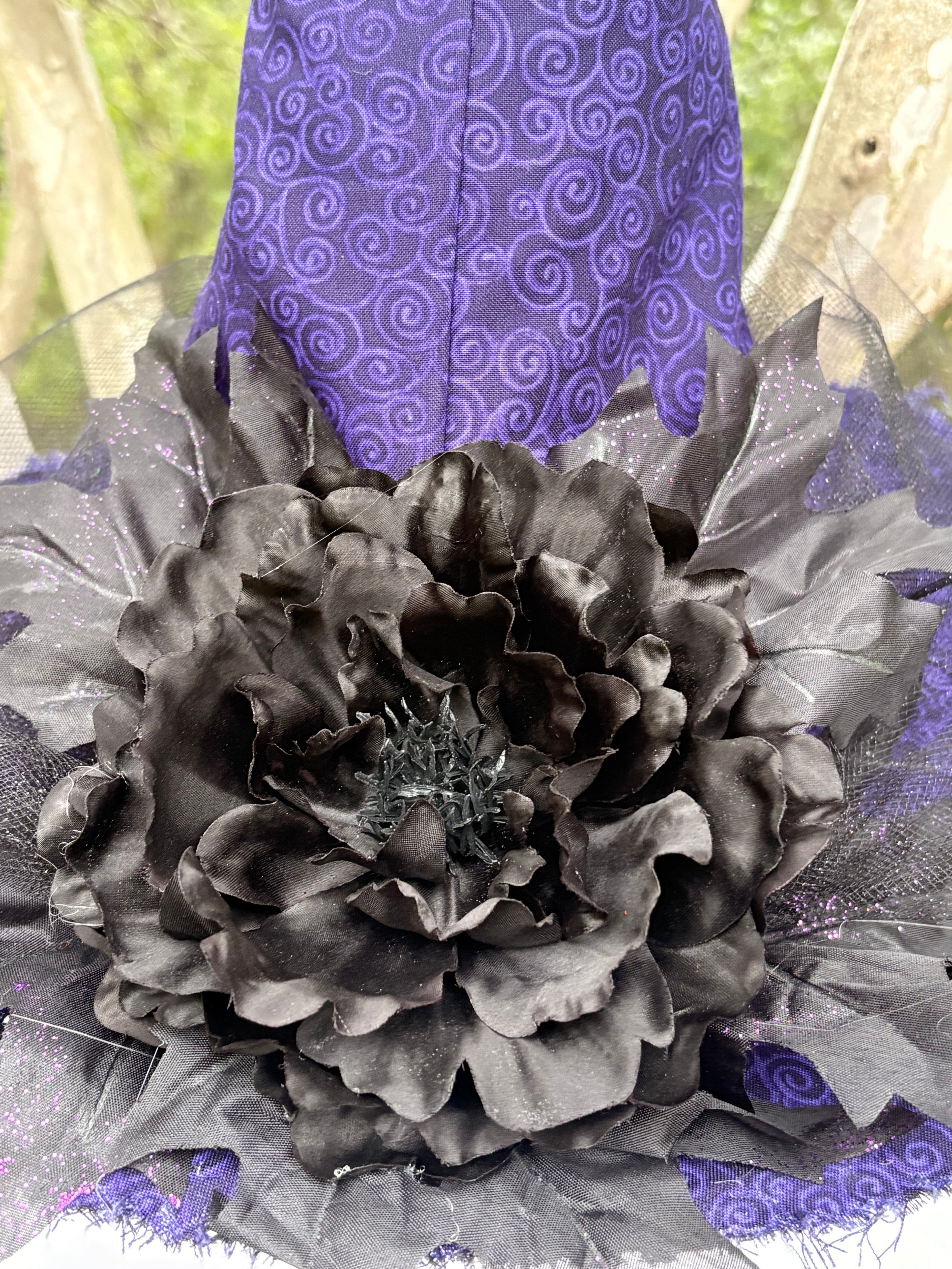 Nocturne Dahlien | Purple & Black Witch Hat – Moonspell Hollow™