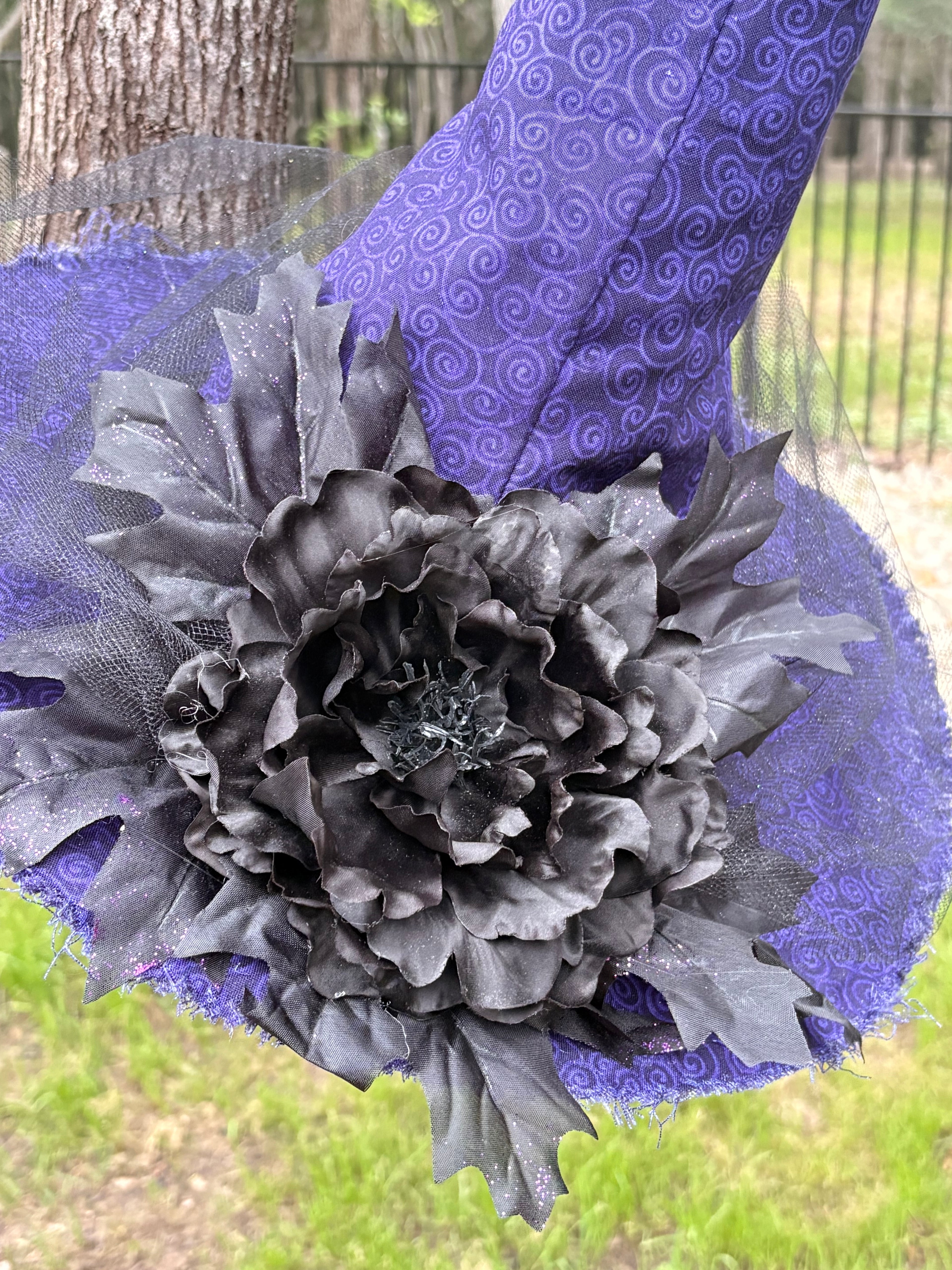 Nocturne Dahlien | Purple & Black Witch Hat – Moonspell Hollow™