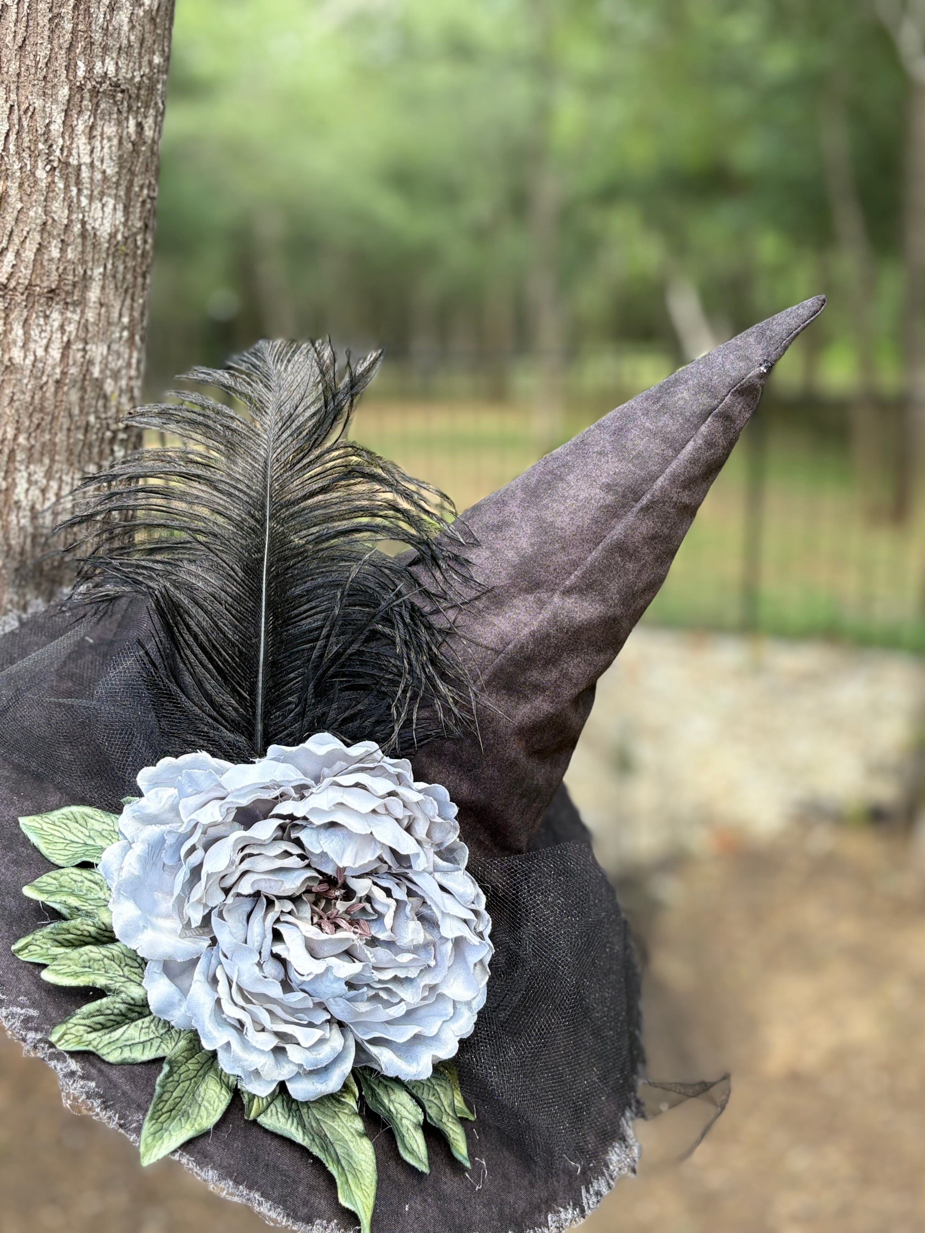 Lady Ashmoor | Silver Charm – Moonspell Hollow™