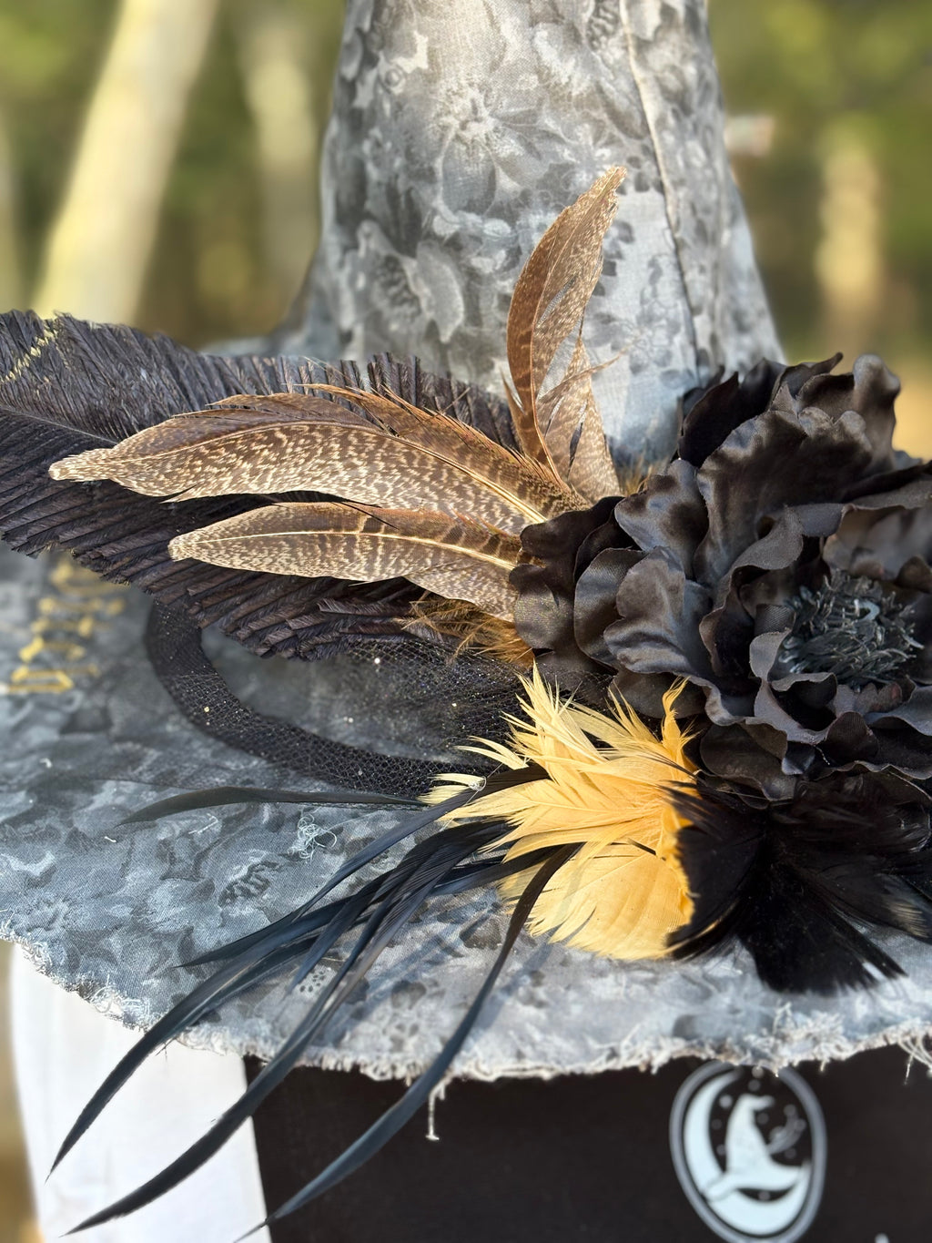 Nocturne Bloom | Feathered Noir Witch Hat – Moonspell Hollow™