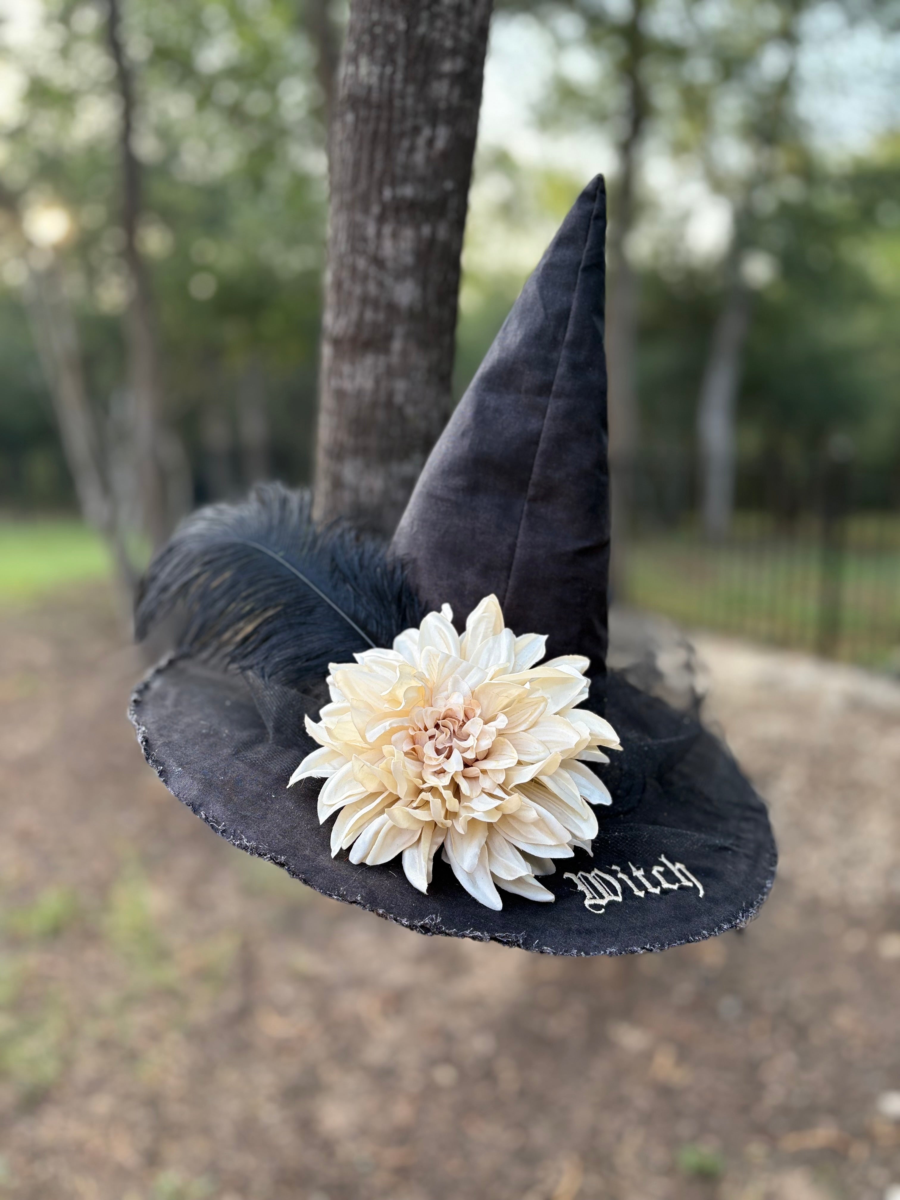 Petaline | Ivory Bloom Witch Hat – Moonspell Hollow™