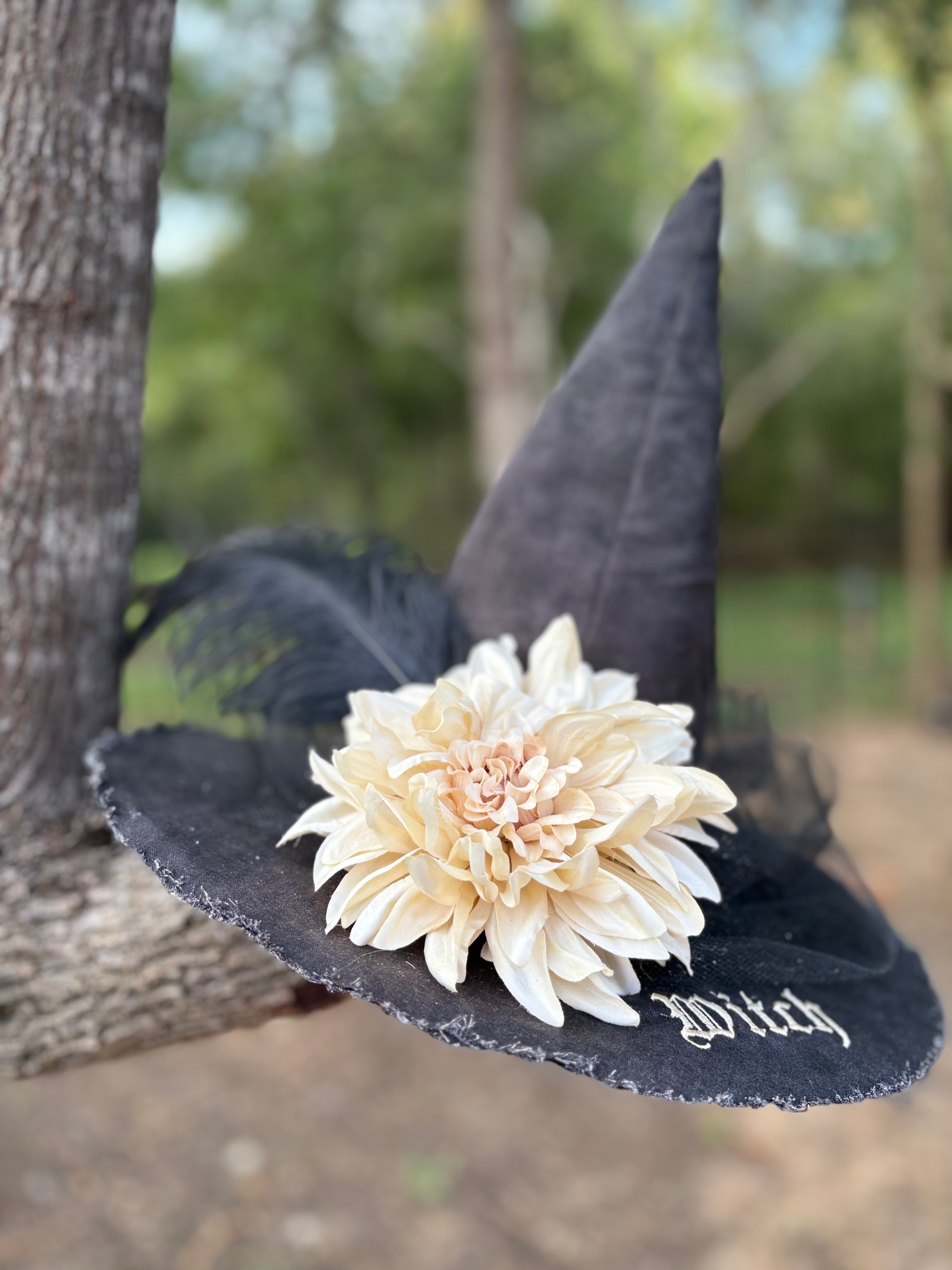 Petaline | Ivory Bloom Witch Hat – Moonspell Hollow™
