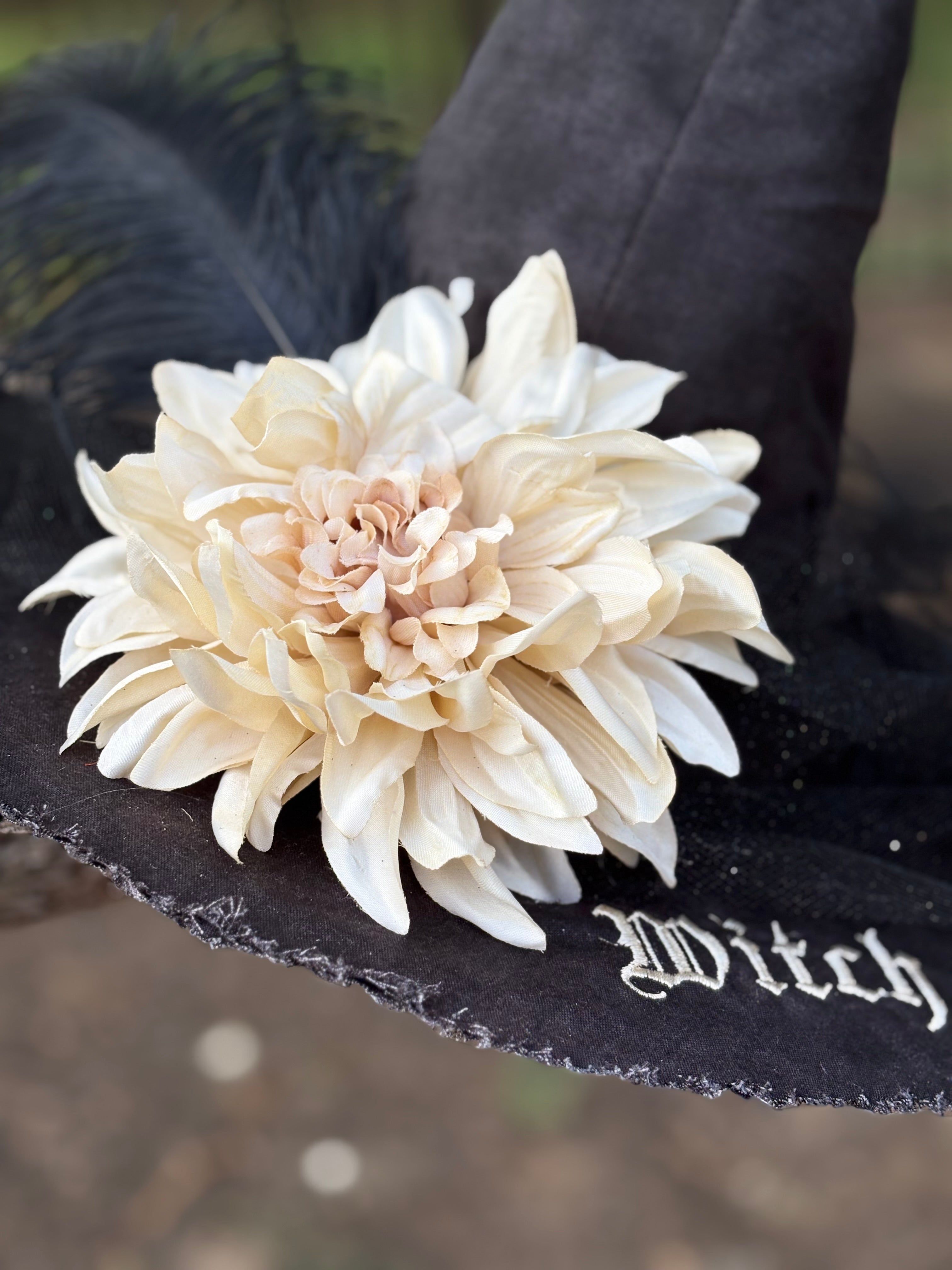 Petaline | Ivory Bloom Witch Hat – Moonspell Hollow™