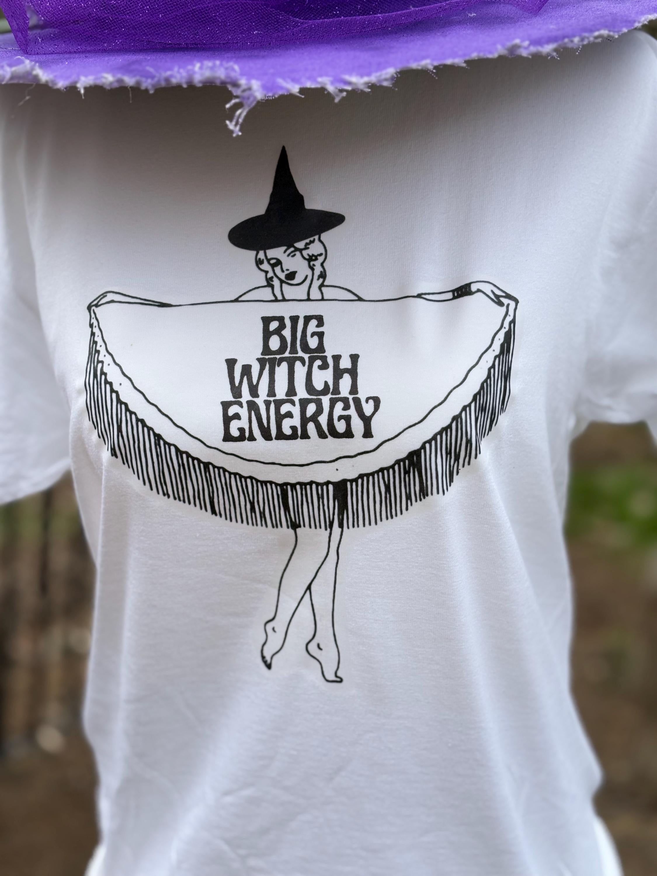 Oh I Am That Witch T-Shirt | Everyday Witchy | Black Graphic Wiccan Fashion | Casual Coven
