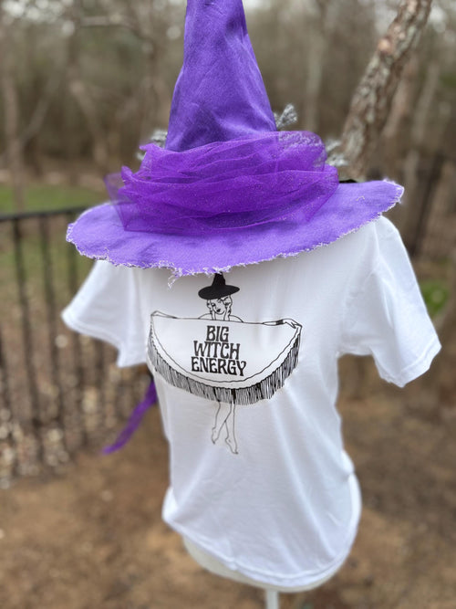 Oh I Am That Witch T-Shirt | Everyday Witchy | Black Graphic Wiccan Fashion | Casual Coven