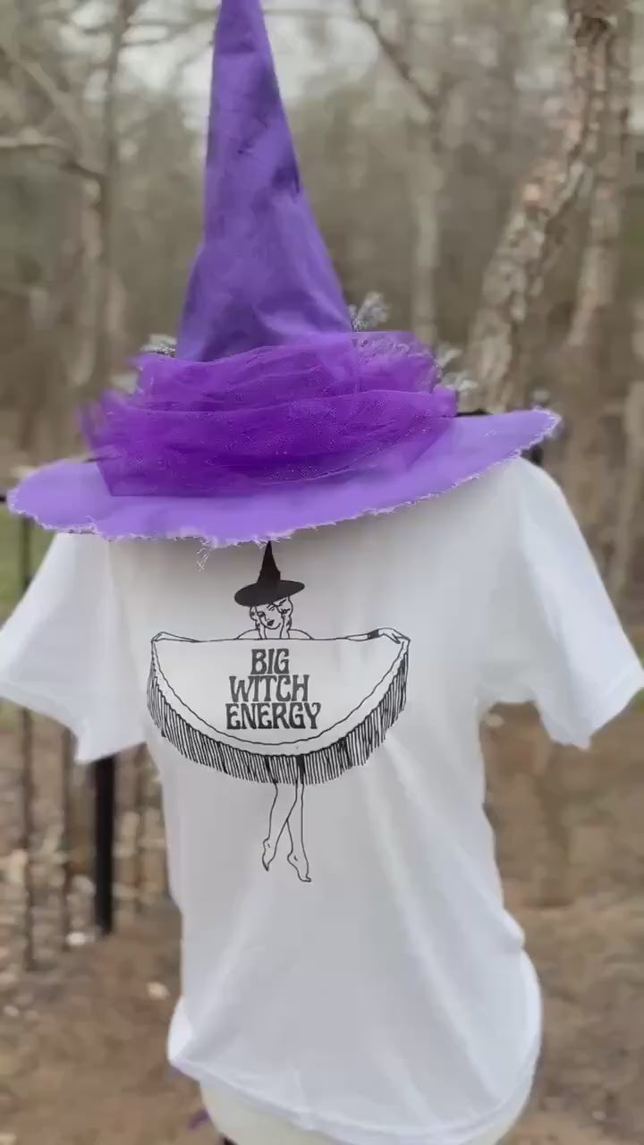 Oh I Am That Witch T-Shirt | Everyday Witchy | Black Graphic Wiccan Fashion | Casual Coven